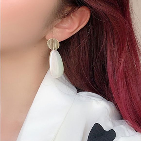 Shell Drop Earrings - Picture 2 of 3